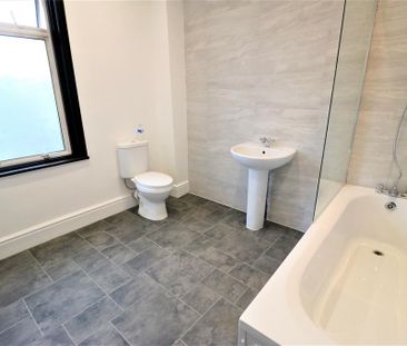 4 bedroom terraced house to rent - Photo 3