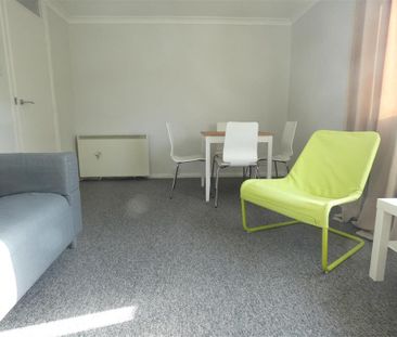 2 bedroom maisonette to rent - Photo 1