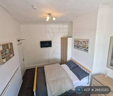 1 bedroom in a house share to rent - Photo 6