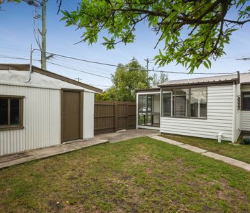 STUNNING UPDATED COTTAGE HOME - Photo 1