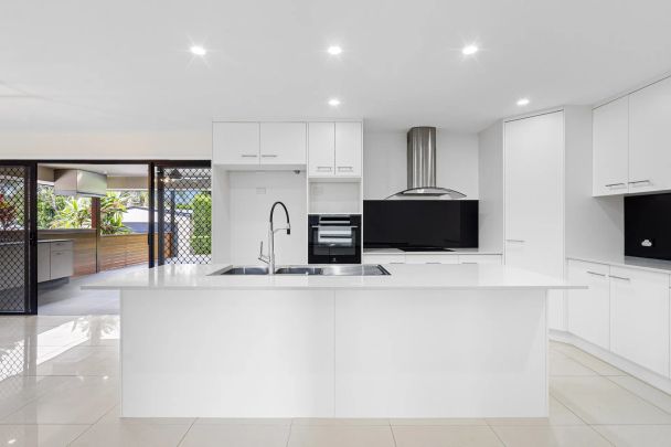 Mineral Pool, Immaculate Grounds, Double garage and shed - Lawn maintenance included! - Photo 1