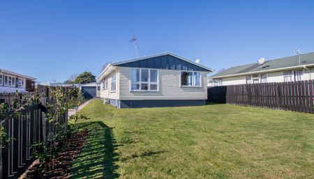 Spacious, Sunny & Secure – Your Ideal Family Home Awaits! - Photo 2