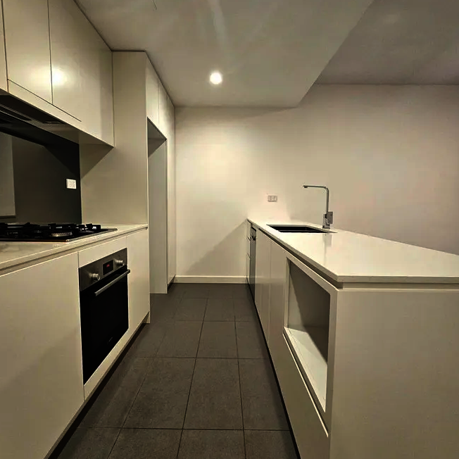 Modern High-Level 2 Bedroom Apartment with District Views - Photo 1