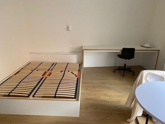 Beautiful, furnished studio! - Photo 1