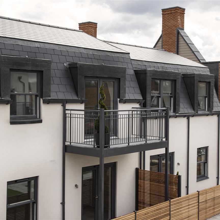 Nightingale Walk, Farnham, GU9 - Photo 1