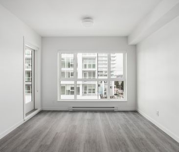 537 Foster Avenue, Coquitlam - Photo 2