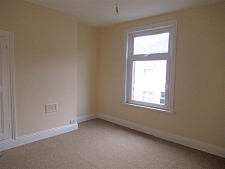 2 Bed House - Photo 4