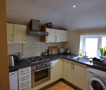 1 bed Apartment - To Let - Photo 5