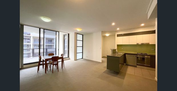 Stylish One-Bedroom Apartment with Study, Parking & Storage in Bullecourt - Photo 1