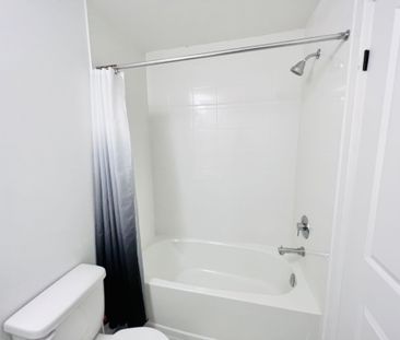 For Lease - 149 Gateland Drive, Barrie, Ontario - Photo 2