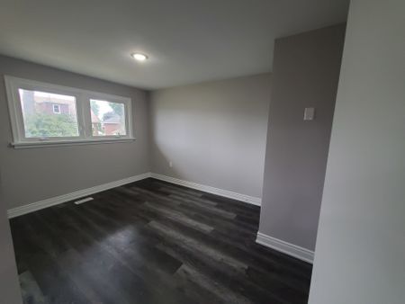 For Lease - 15 Camille Court Unit# Upper, Hamilton, Ontario - Photo 2