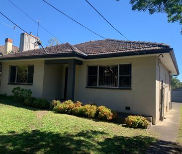 3 bedroom Family Home - Photo 2