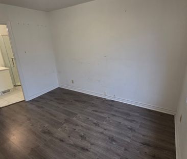 For Lease - 42 Donnacona Crescent, Toronto, Ontario - Photo 4