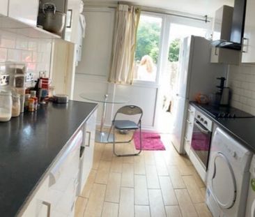 Room in a Shared Flat, Ibsley Gardens, SW15 - Photo 3