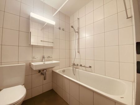 Zweitbezug 1 OG links W-2001, 3.5-Zimmer mit Balkon - Photo 5