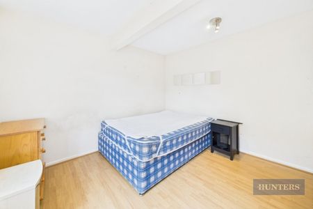 4 bedroom House To Let - Photo 3