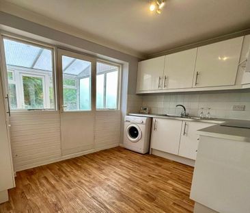 2 bedroom end of terrace house to rent - Photo 1