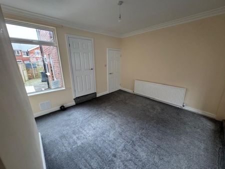 3 bedroom terraced house to rent - Photo 2