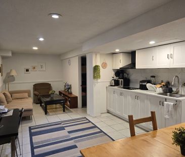 For Lease - 21 Laurel Valley Court, Vaughan, Ontario - Photo 4