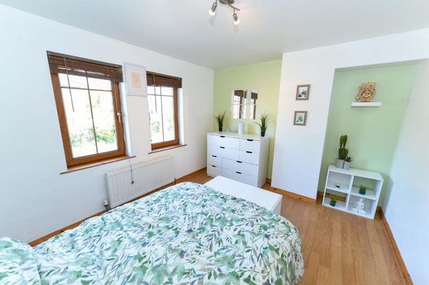 17 Kinnegar Drive, Holywood, BT18 9JQ - Photo 1