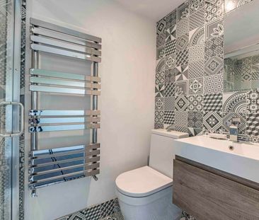 5 Bed Terraced House, Warwick Road, E15 - Photo 3