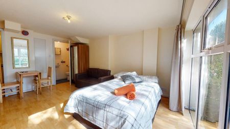Studio to rent - Photo 3