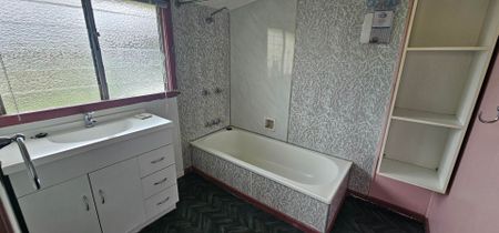 Character Home in Handy Margate Location - Photo 5
