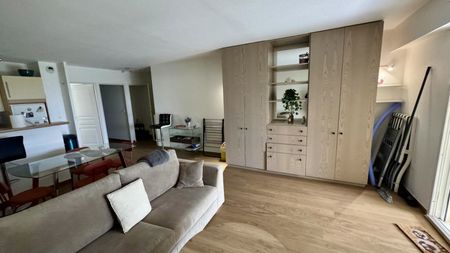 BAIL MEUBLÉ / T2 d'environ 50m² + jardin + garage - Photo 3