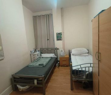 2 bedroom house share to rent - Photo 1
