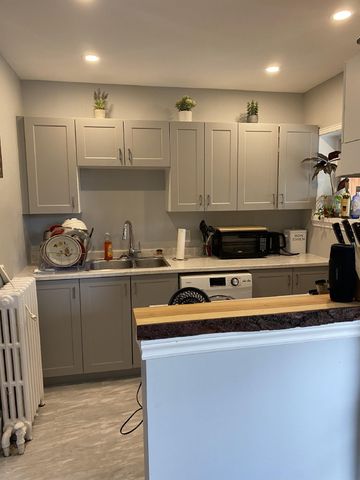 3 - 48 Sweetland Avenue - Photo 4