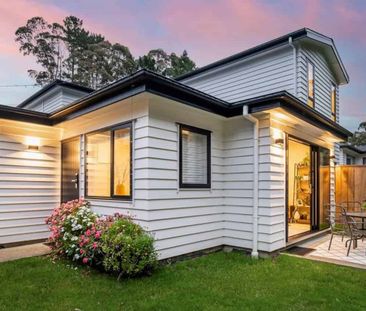 Ideal "lock n leave" 2 bedroom - Photo 1