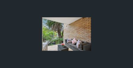 Peaceful serenity with urban convenience - Photo 4