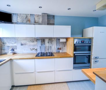 2 bedroom terraced house to rent - Photo 4