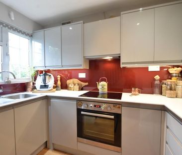 2 bedroom end of terrace house to rent - Photo 4