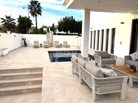 The Ultimate All-in-One Beachside Home in Marbella - Photo 4
