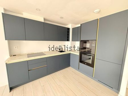 Alquiler de piso en Centro - Photo 2