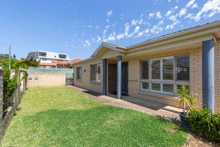 1/55 Martin Street, Warners Bay NSW 2282 - Apartment For Rent | Domain - Photo 5
