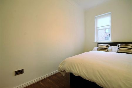 Sloane Court, Jesmond - Photo 2