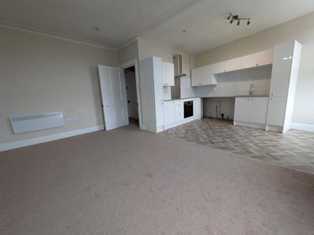 Belgrave Crescent, Scarborough - Photo 4