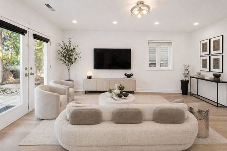 For Lease - 5801 Lakeshore Road Unit# Main Level, Whitchurch-Stouffville, Ontario - Photo 3