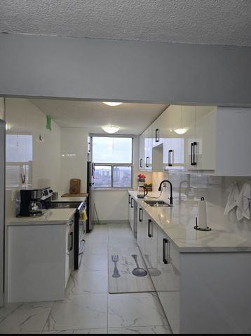 For Lease - 205 Hilda Avenue Unit# 2011, Toronto, Ontario - Photo 3