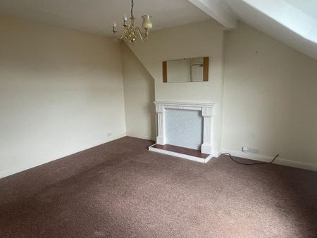 3 bedroom flat to rent - Photo 2