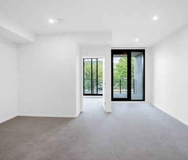 Stylish and Comfortable One-Bedroom Living in Lyneham - Photo 1