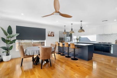 15 Glencoe Avenue, Tarragindi QLD 4121 - Photo 2