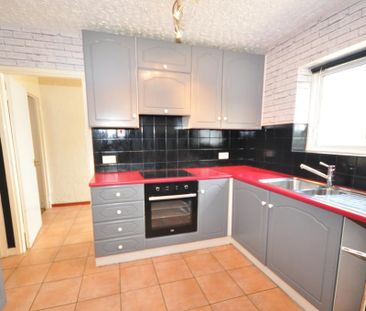 3 bedroom terraced house to rent - Photo 6