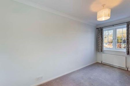 Brook Close, East Grinstead, West Sussex, RH19 - Photo 3