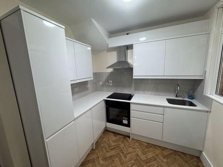 4 bedroom terraced house to rent - Photo 5