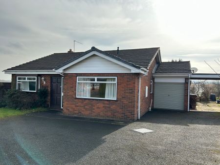 3 bedroom detached bungalow to let - Photo 2