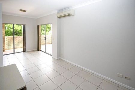 2/189 Cavendish Road, 4151, Coorparoo Qld - Photo 2