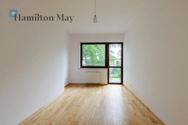 Dom jednorodzinny o powierzchni użytkowej 240 m2 z ogrodem na Wawrze - Zdjęcie 1